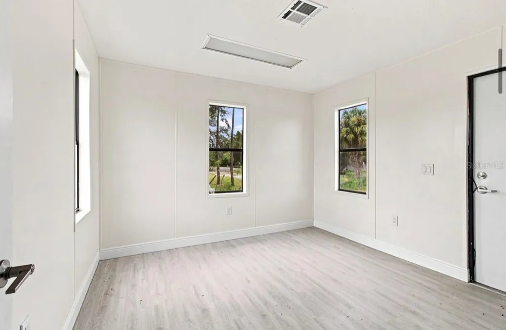 4946 E HILLSBOROUGH AVENUE Tampa, FL 33610