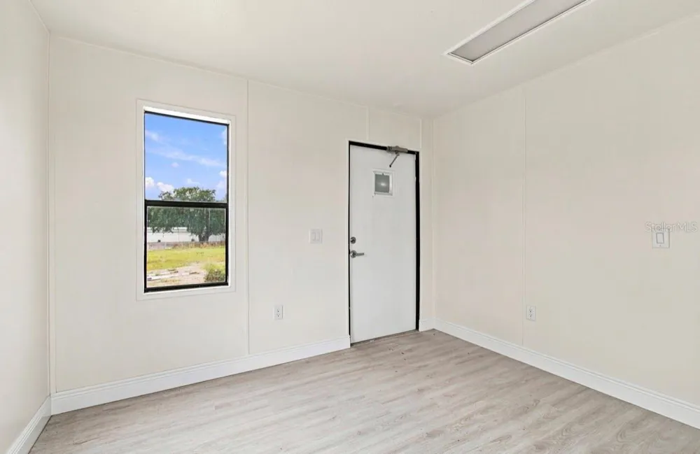 4946 E HILLSBOROUGH AVENUE Tampa, FL 33610