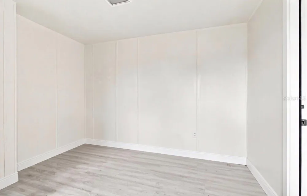 4946 E HILLSBOROUGH AVENUE Tampa, FL 33610