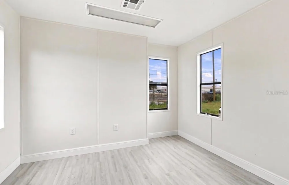 4946 E HILLSBOROUGH AVENUE Tampa, FL 33610