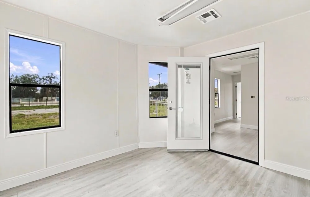 4946 E HILLSBOROUGH AVENUE Tampa, FL 33610