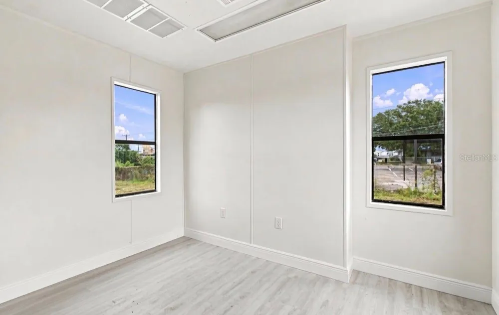 4946 E HILLSBOROUGH AVENUE Tampa, FL 33610