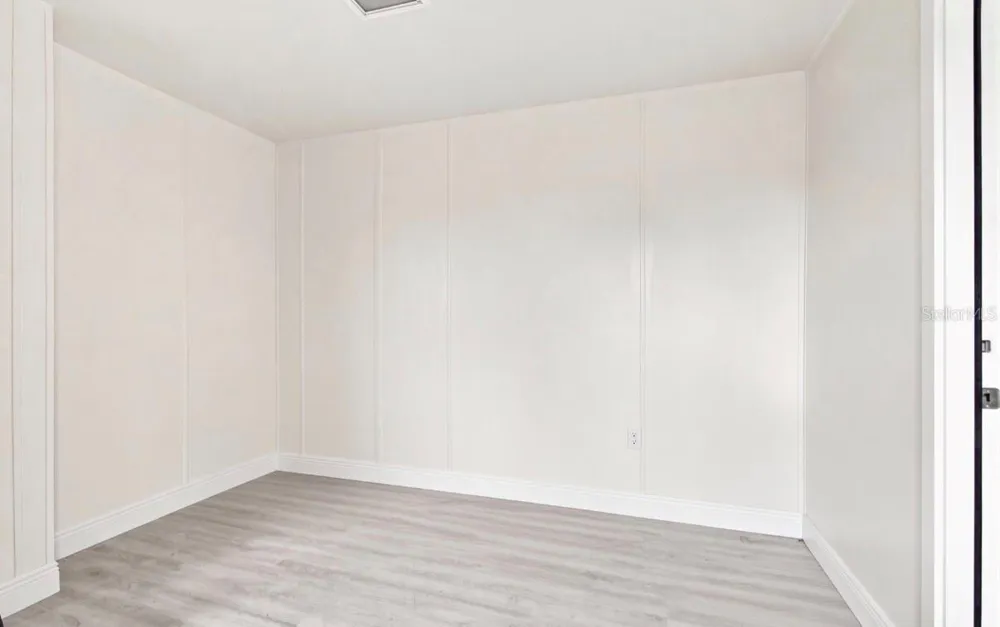 4946 E HILLSBOROUGH AVENUE Tampa, FL 33610