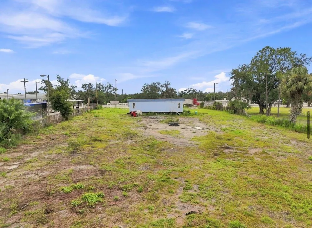 4946 E HILLSBOROUGH AVENUE Tampa, FL 33610