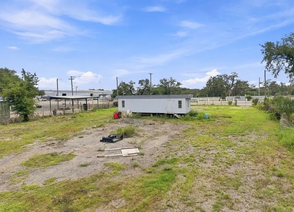 4946 E HILLSBOROUGH AVENUE Tampa, FL 33610
