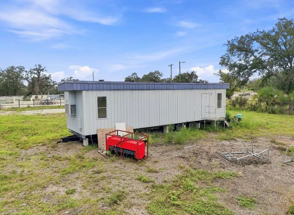 4946 E HILLSBOROUGH AVENUE Tampa, FL 33610