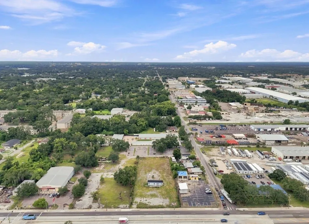 4946 E HILLSBOROUGH AVENUE Tampa, FL 33610