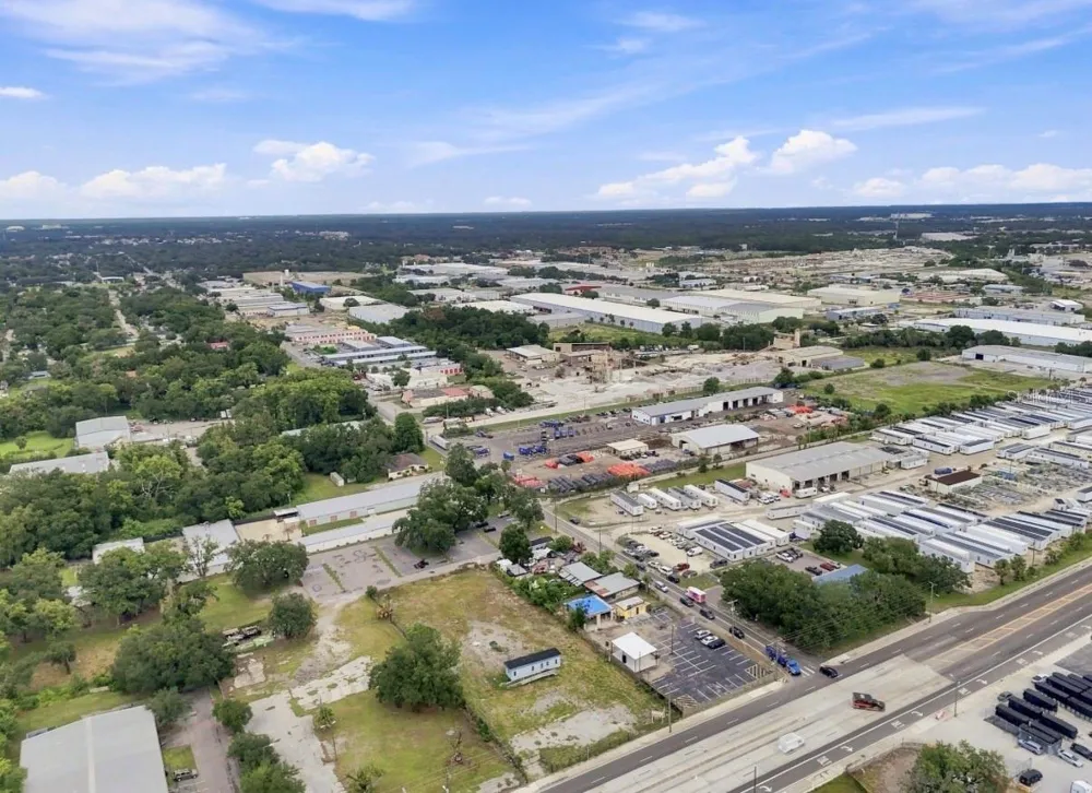 4946 E HILLSBOROUGH AVENUE Tampa, FL 33610
