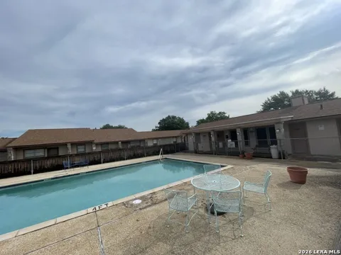 1051 Country Club #H31