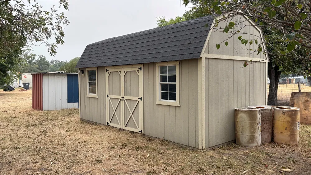 701 W Manchaca Avenue De Leon, TX 76444