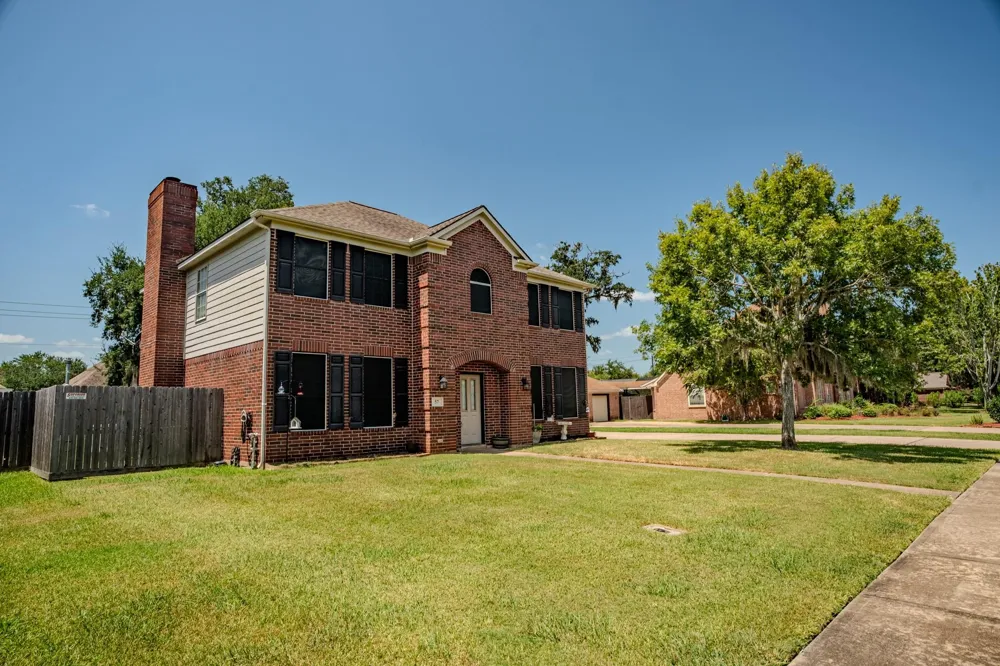 57 Calla Lily Court Lake Jackson, TX 77566