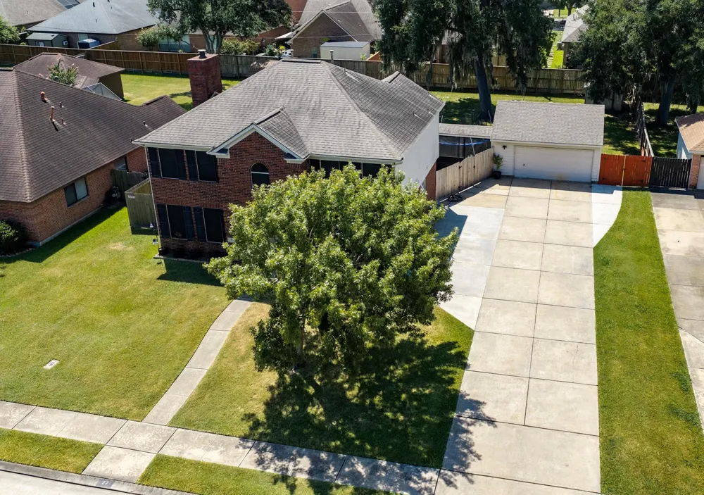 57 Calla Lily Court Lake Jackson, TX 77566