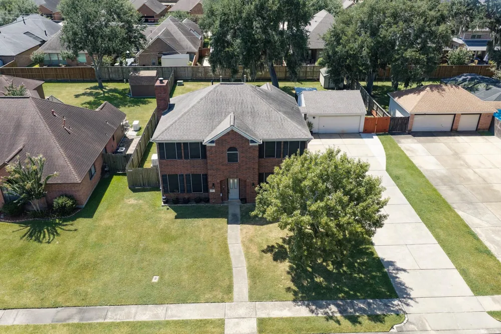 57 Calla Lily Court Lake Jackson, TX 77566