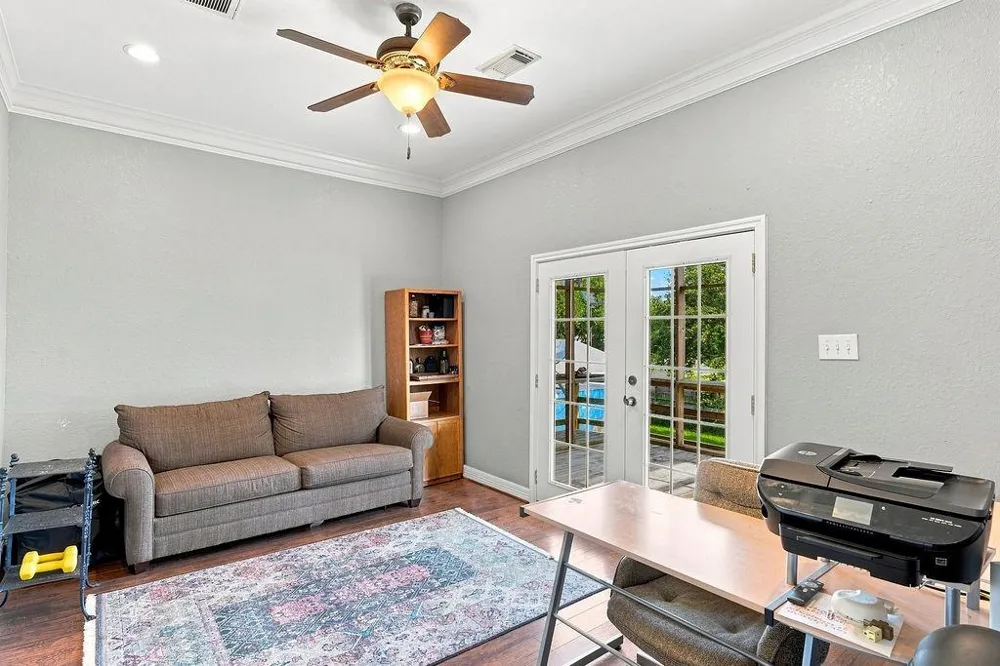 746 12th Street Dickinson, TX 77539