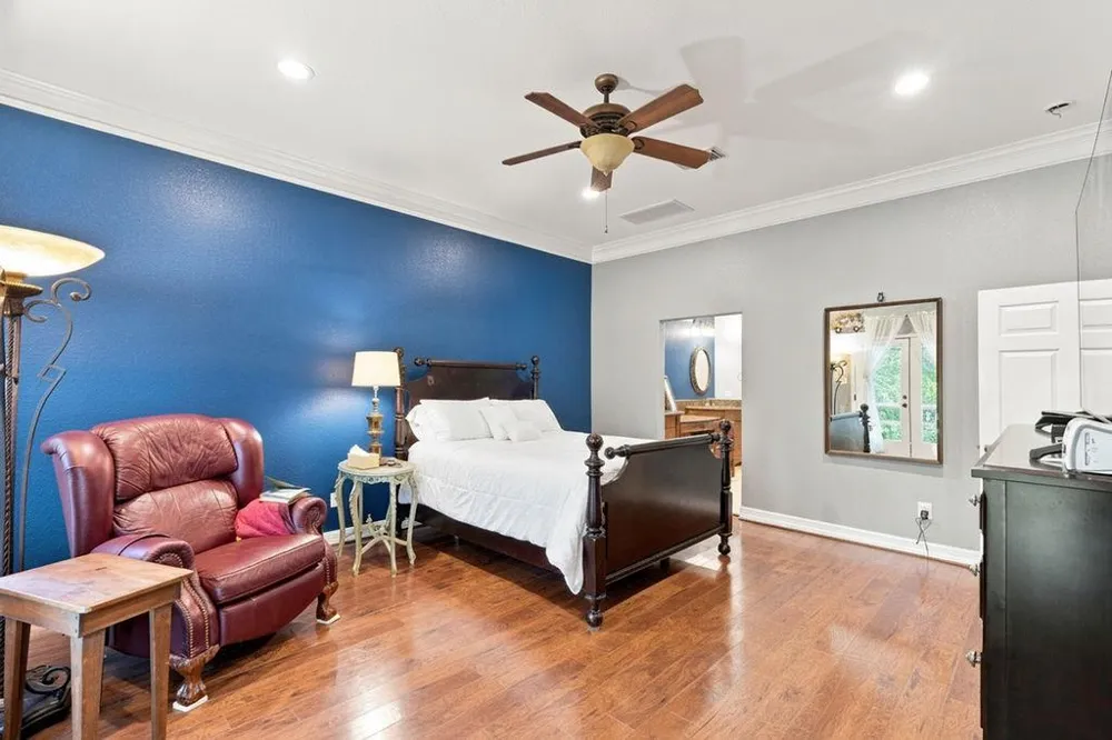 746 12th Street Dickinson, TX 77539