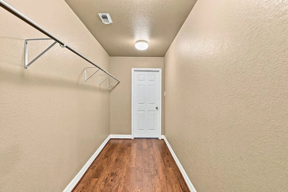746 12th Street Dickinson, TX 77539