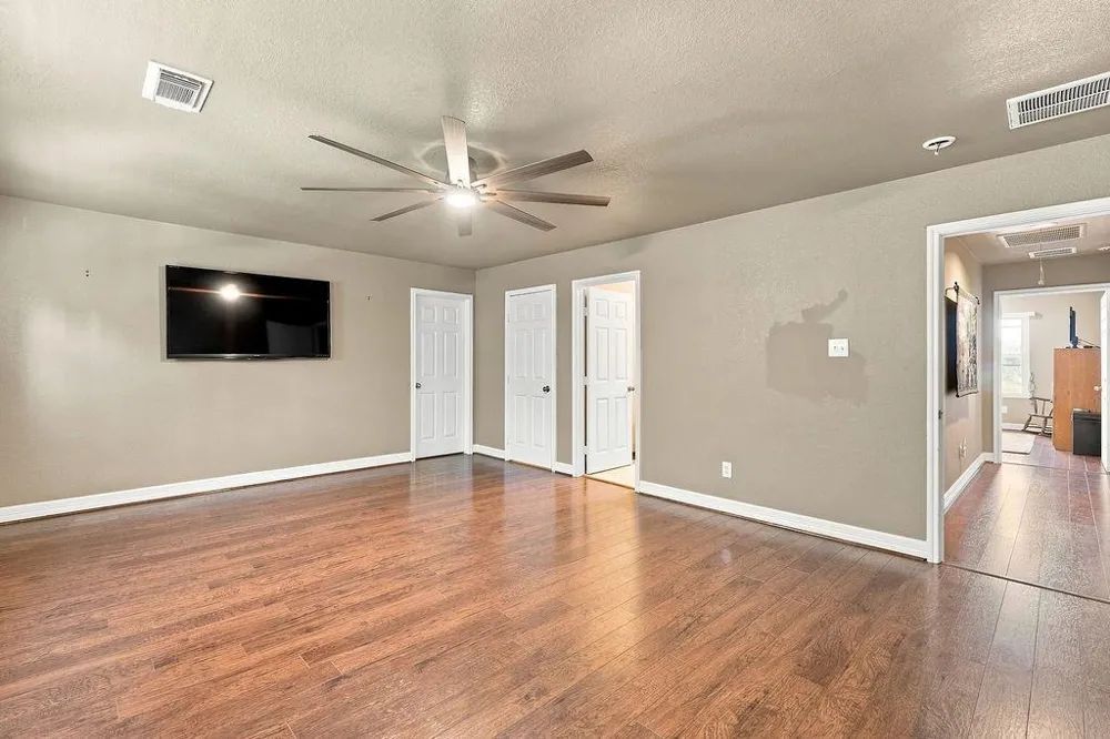 746 12th Street Dickinson, TX 77539