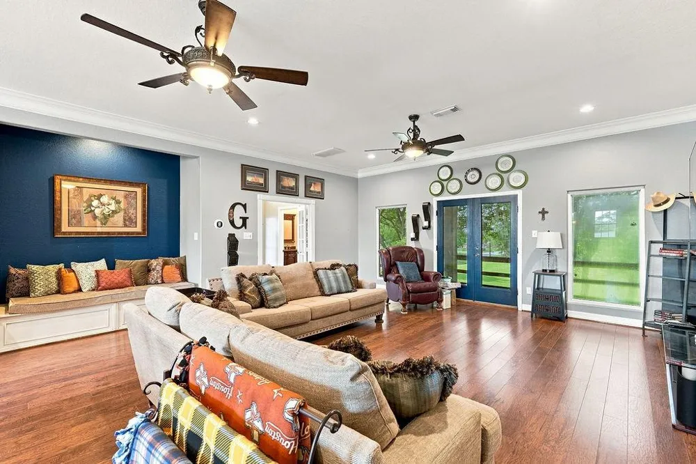 746 12th Street Dickinson, TX 77539