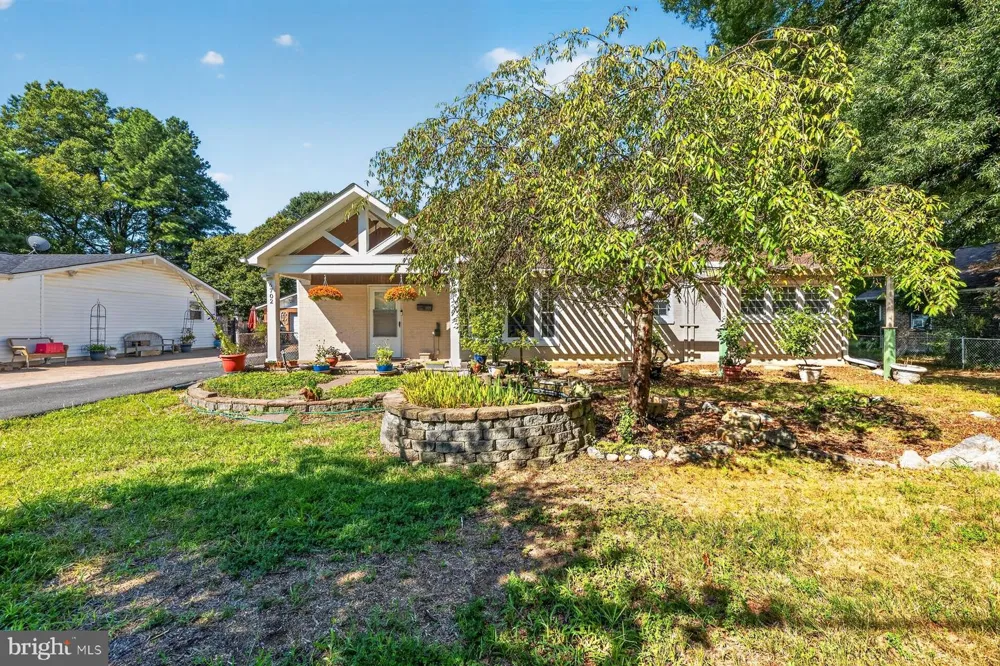 6702 LENCLAIR STREET Alexandria, VA 22306