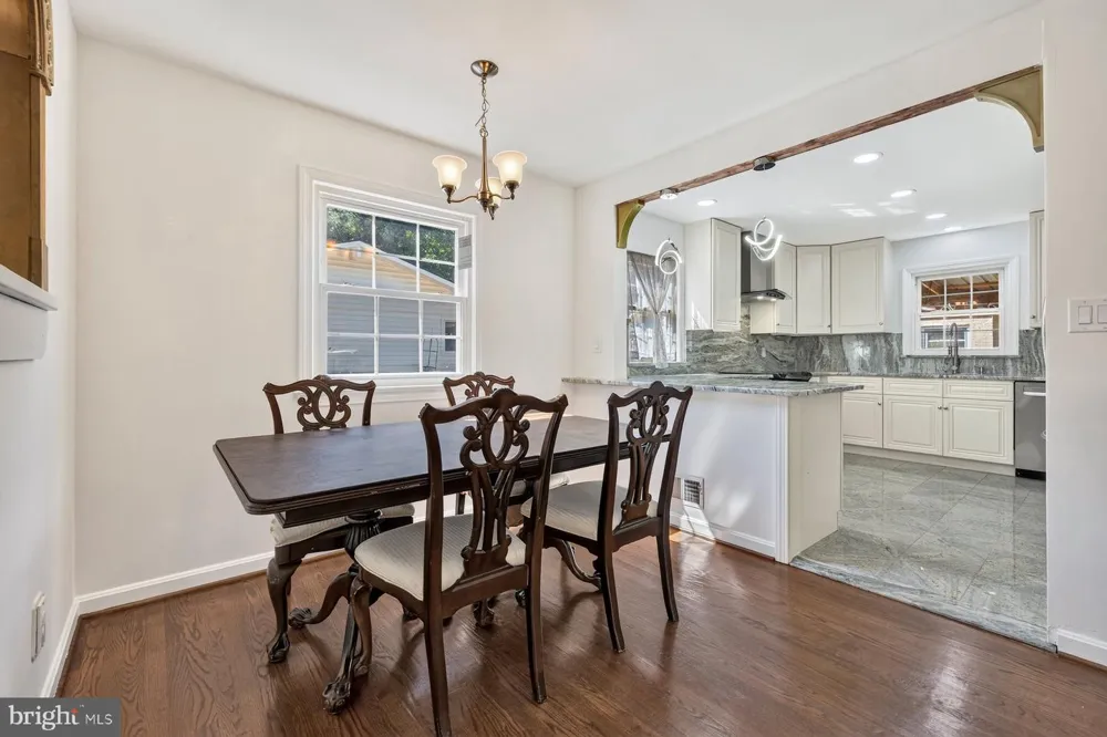 6702 LENCLAIR STREET Alexandria, VA 22306