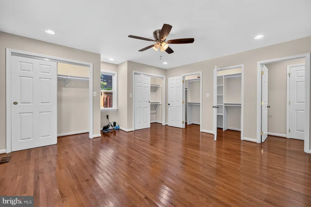 6702 LENCLAIR STREET Alexandria, VA 22306