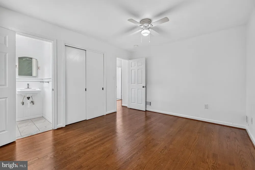 6702 LENCLAIR STREET Alexandria, VA 22306