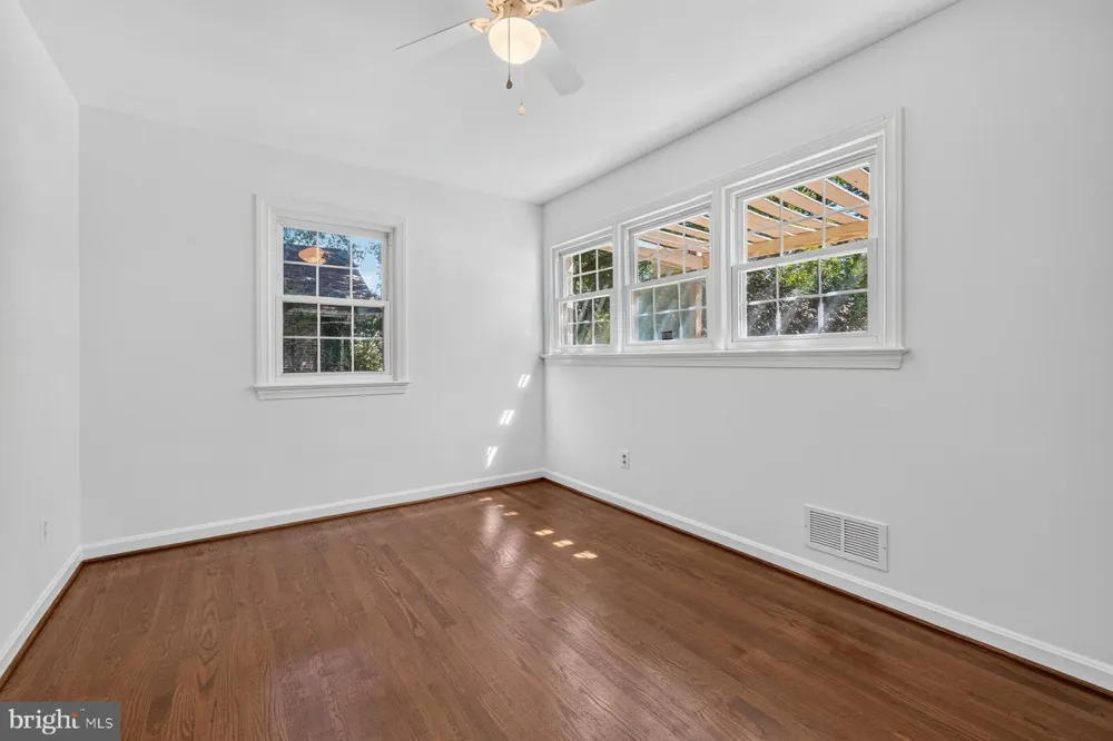 6702 LENCLAIR STREET Alexandria, VA 22306
