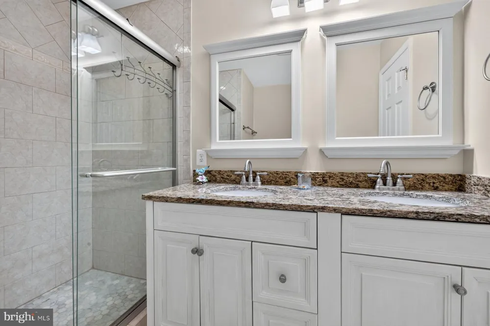 6702 LENCLAIR STREET Alexandria, VA 22306