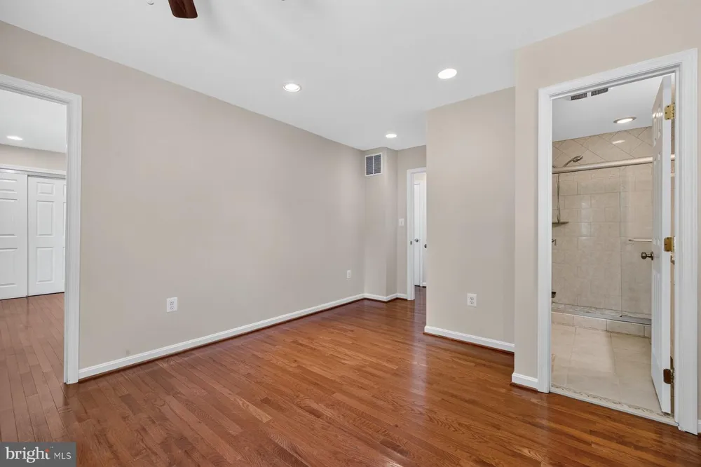 6702 LENCLAIR STREET Alexandria, VA 22306
