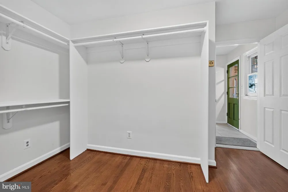 6702 LENCLAIR STREET Alexandria, VA 22306