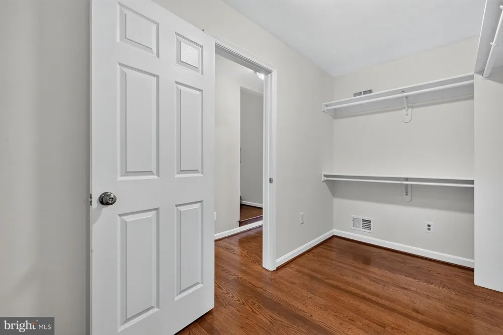 6702 LENCLAIR STREET Alexandria, VA 22306