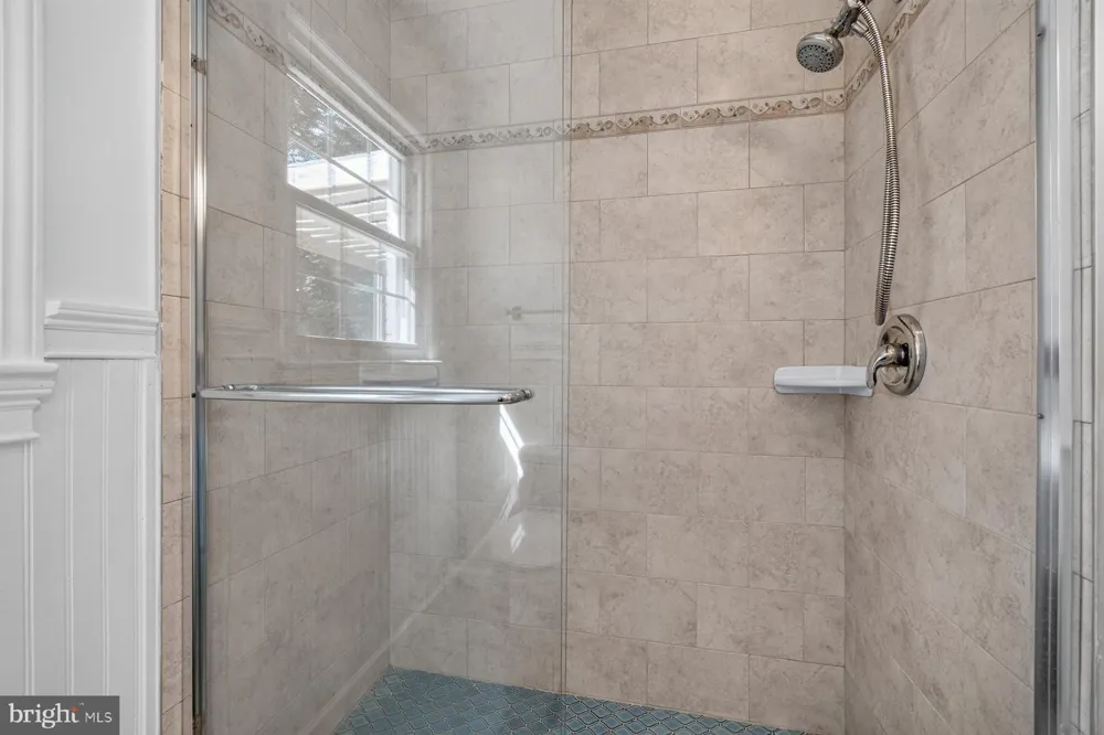 6702 LENCLAIR STREET Alexandria, VA 22306