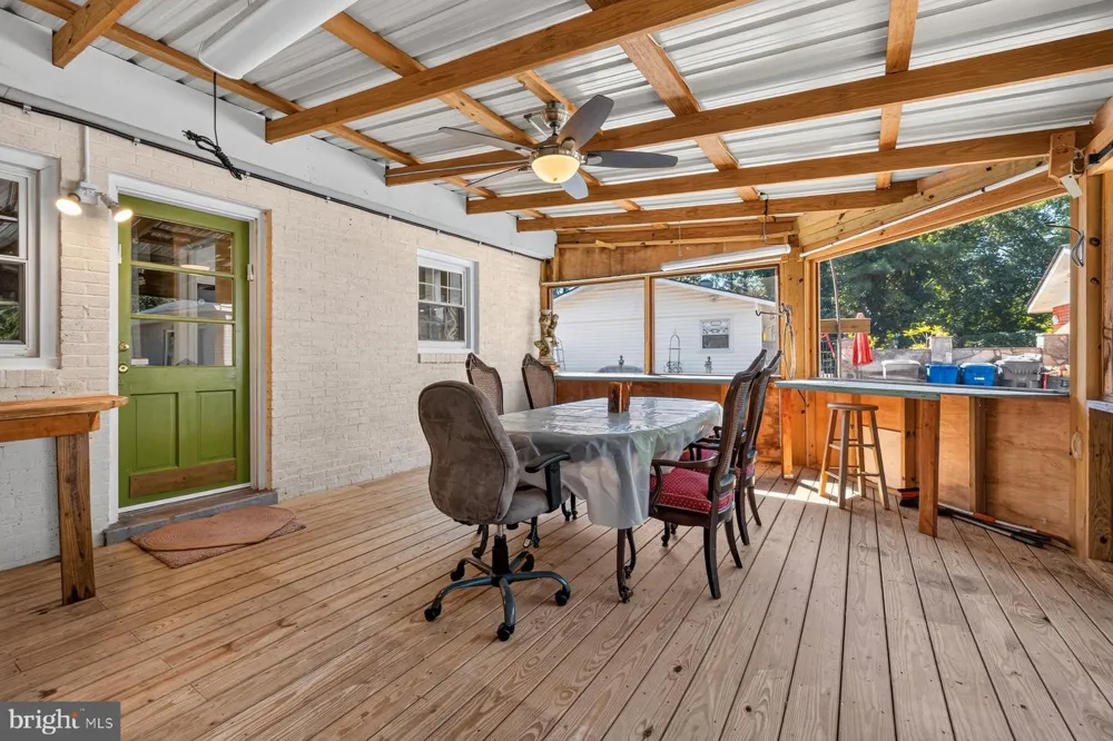 6702 LENCLAIR STREET Alexandria, VA 22306