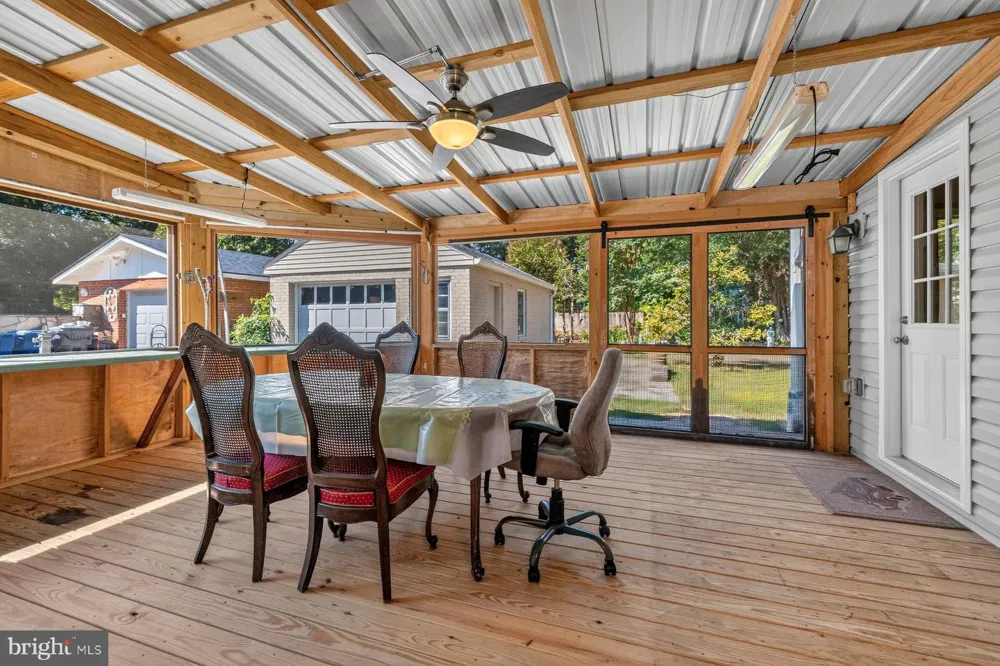 6702 LENCLAIR STREET Alexandria, VA 22306