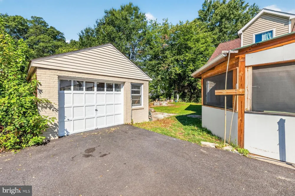 6702 LENCLAIR STREET Alexandria, VA 22306