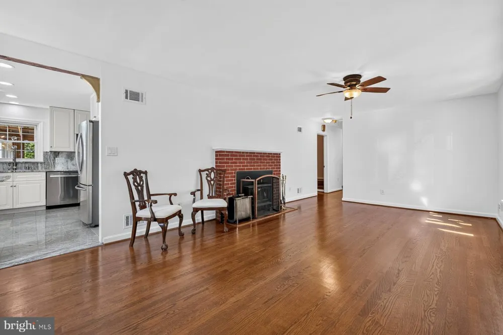 6702 LENCLAIR STREET Alexandria, VA 22306