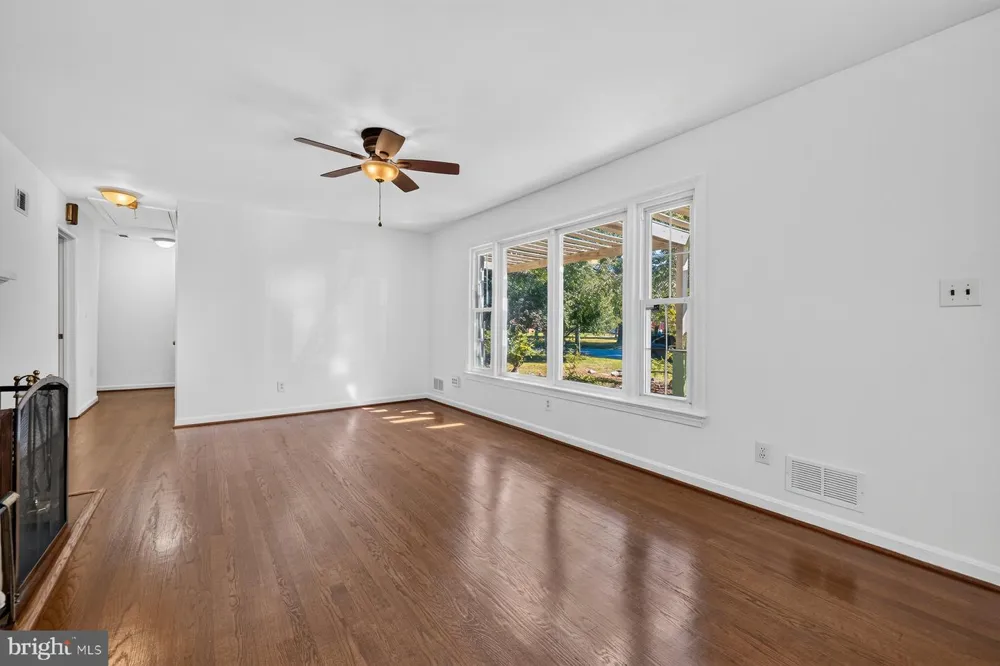 6702 LENCLAIR STREET Alexandria, VA 22306