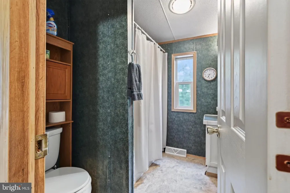 224 HOPE DRIVE New Ringgold, PA 17960