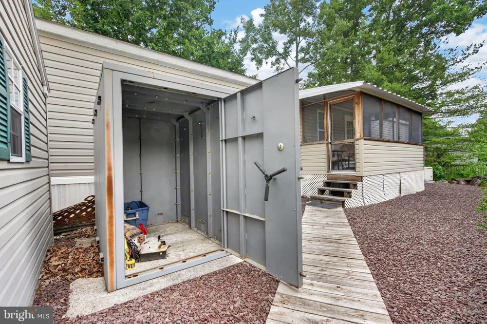 224 HOPE DRIVE New Ringgold, PA 17960