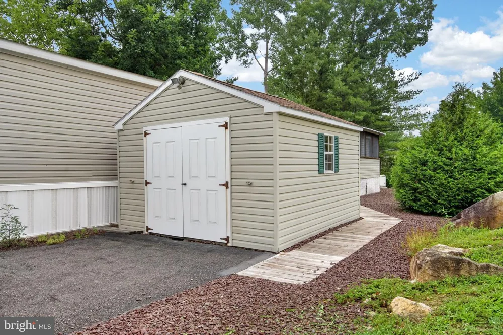 224 HOPE DRIVE New Ringgold, PA 17960
