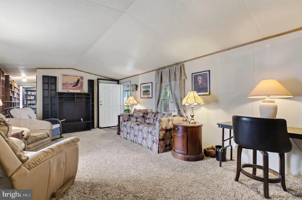 224 HOPE DRIVE New Ringgold, PA 17960