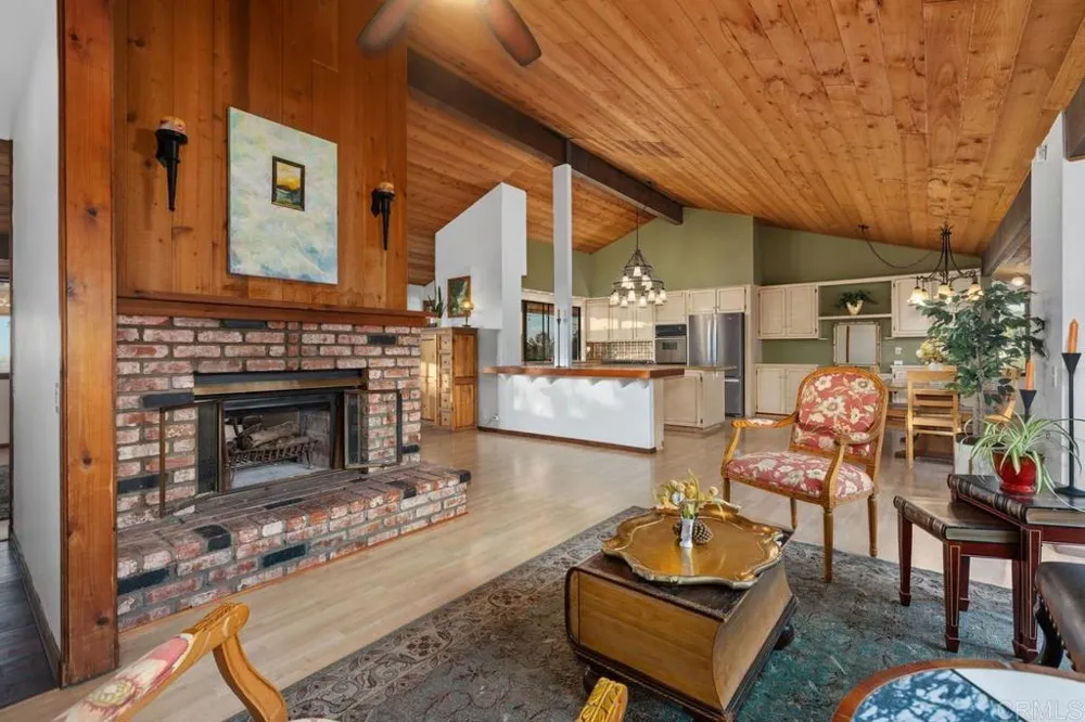 1917 Alta Vista Drive #A Vista, CA 92084
