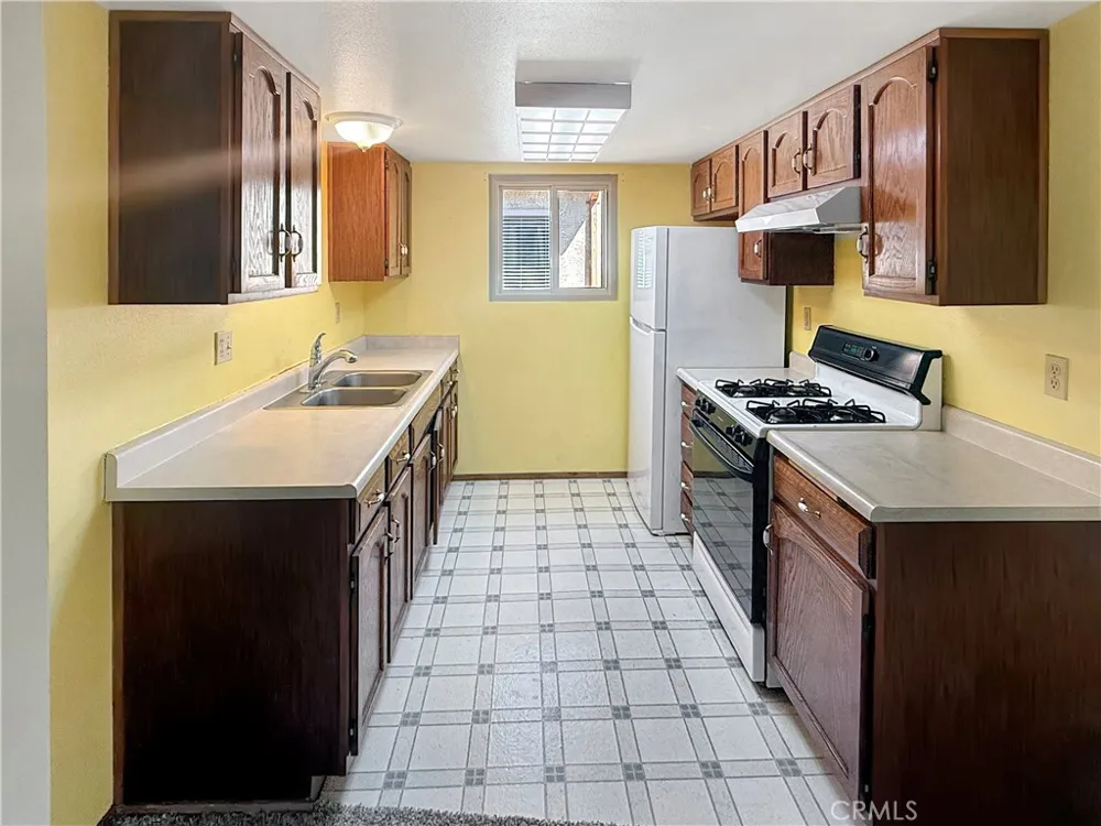 1745 Kings Paso Robles, CA 93446
