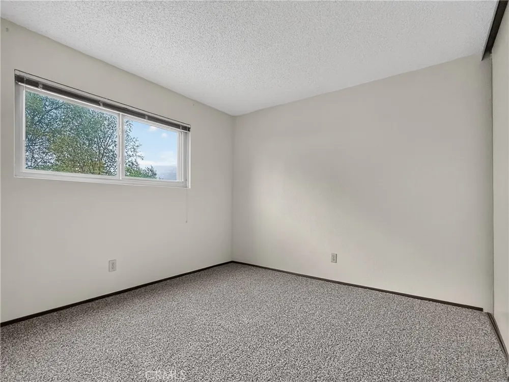 1745 Kings Paso Robles, CA 93446
