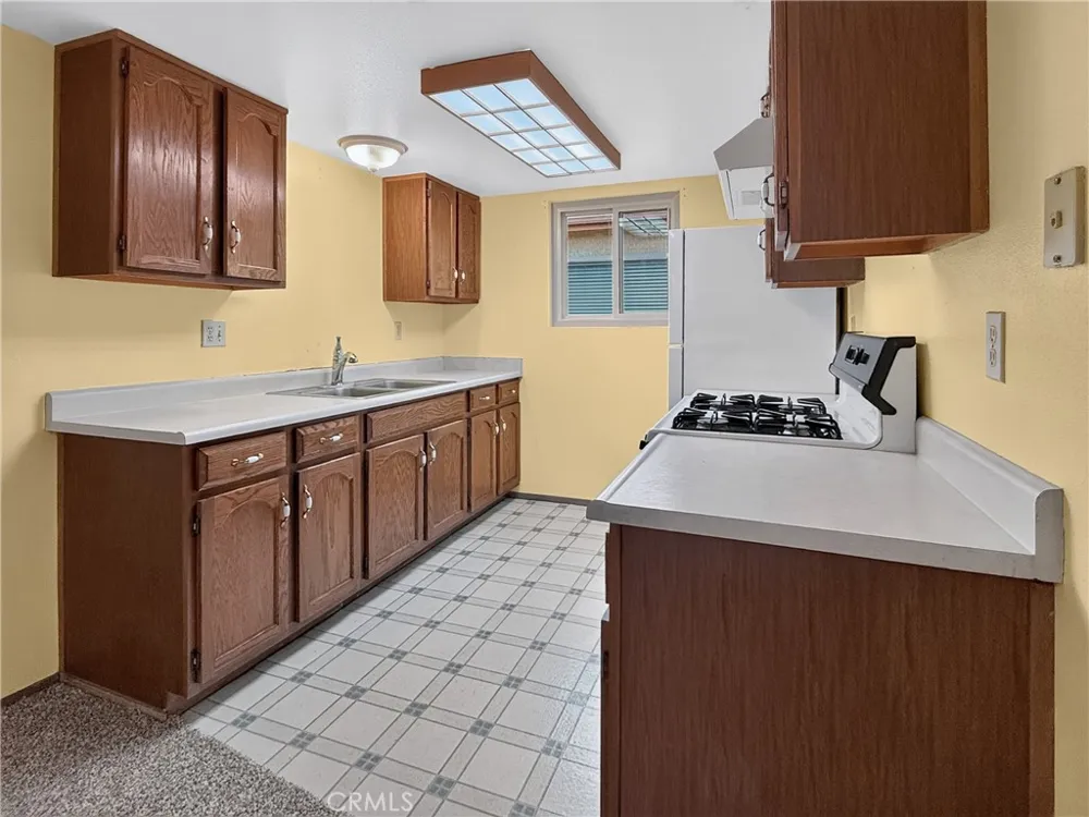1745 Kings Paso Robles, CA 93446