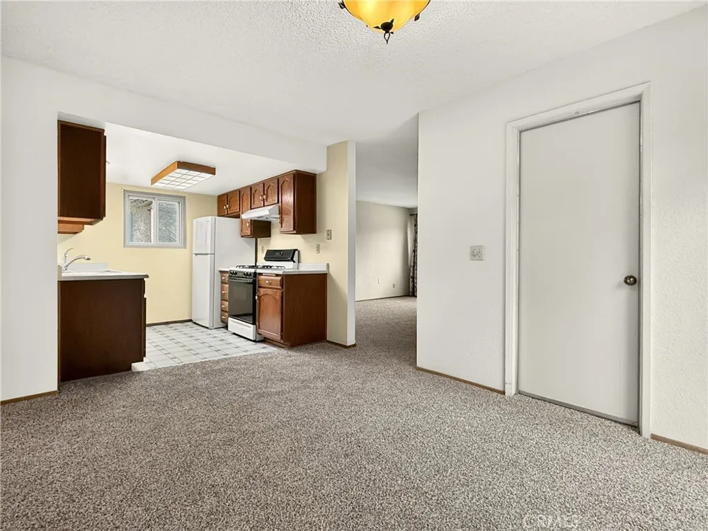 1745 Kings Paso Robles, CA 93446
