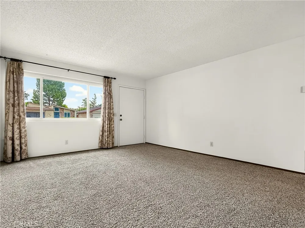 1745 Kings Paso Robles, CA 93446