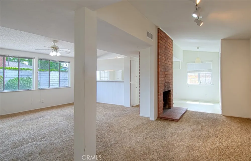 332 Walnut Street Costa Mesa, CA 92627