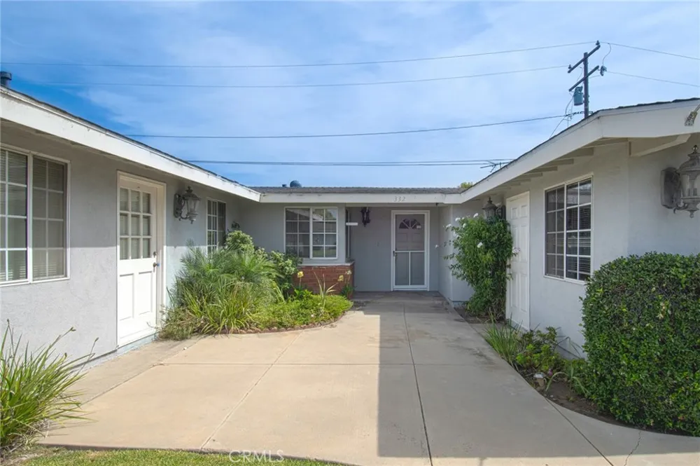 332 Walnut Street Costa Mesa, CA 92627
