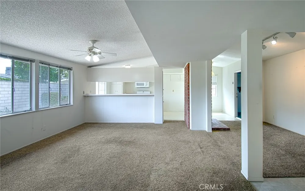 332 Walnut Street Costa Mesa, CA 92627